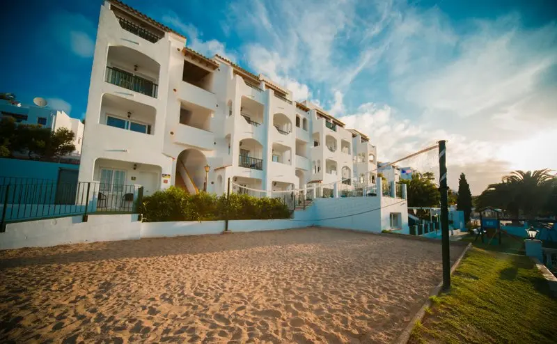 Holiday Center Apartments gallery image 6