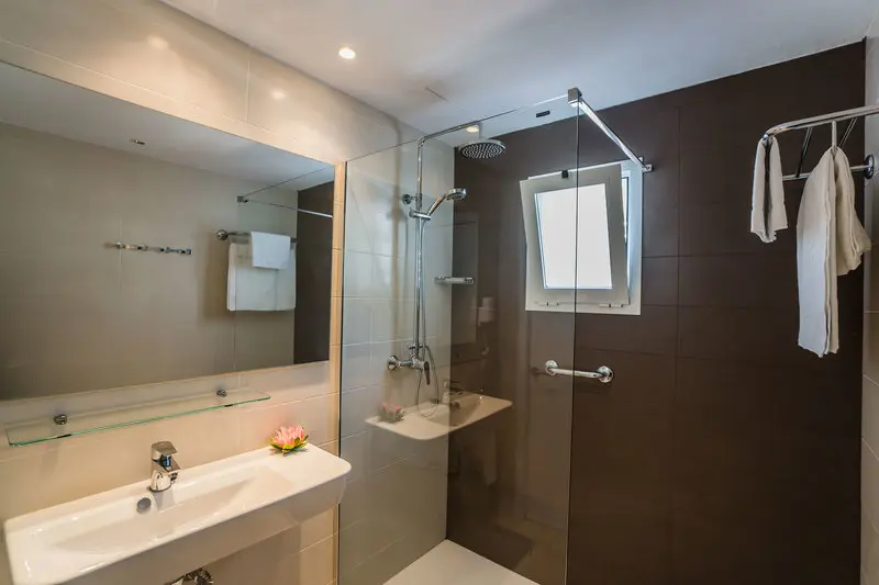 Holiday Center Apartments gallery image 13