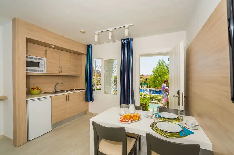Holiday Center Apartments gallery image 14