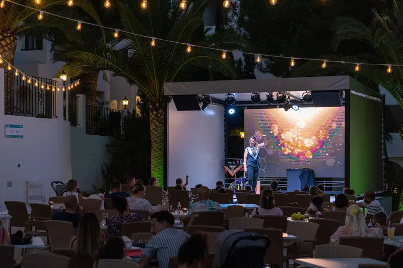 Holiday Center Apartments gallery image 27