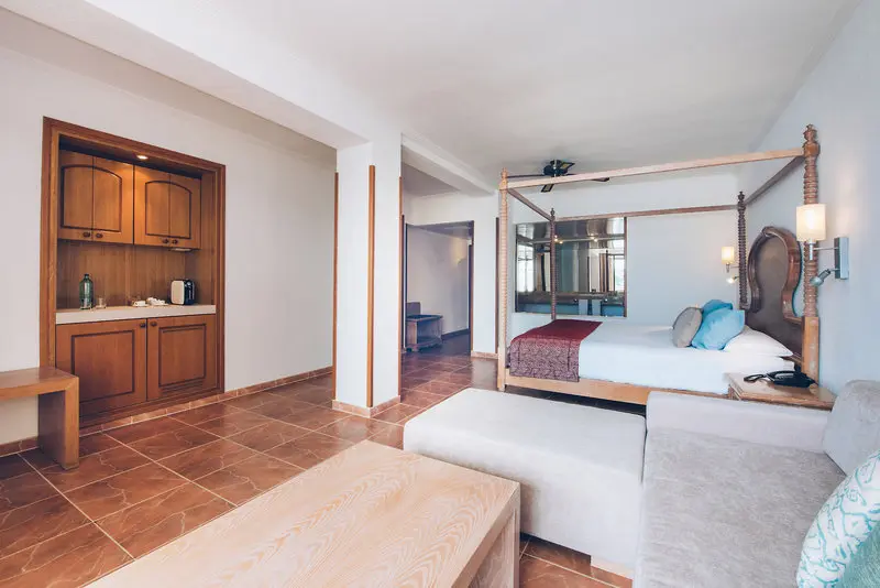 Iberostar Suite Jardin Del Sol Hotel gallery image 18