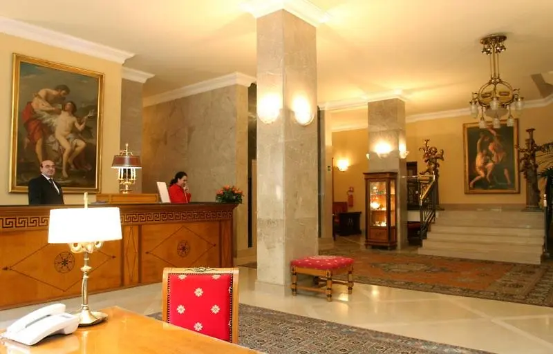 Palace Hotel gallery image 8