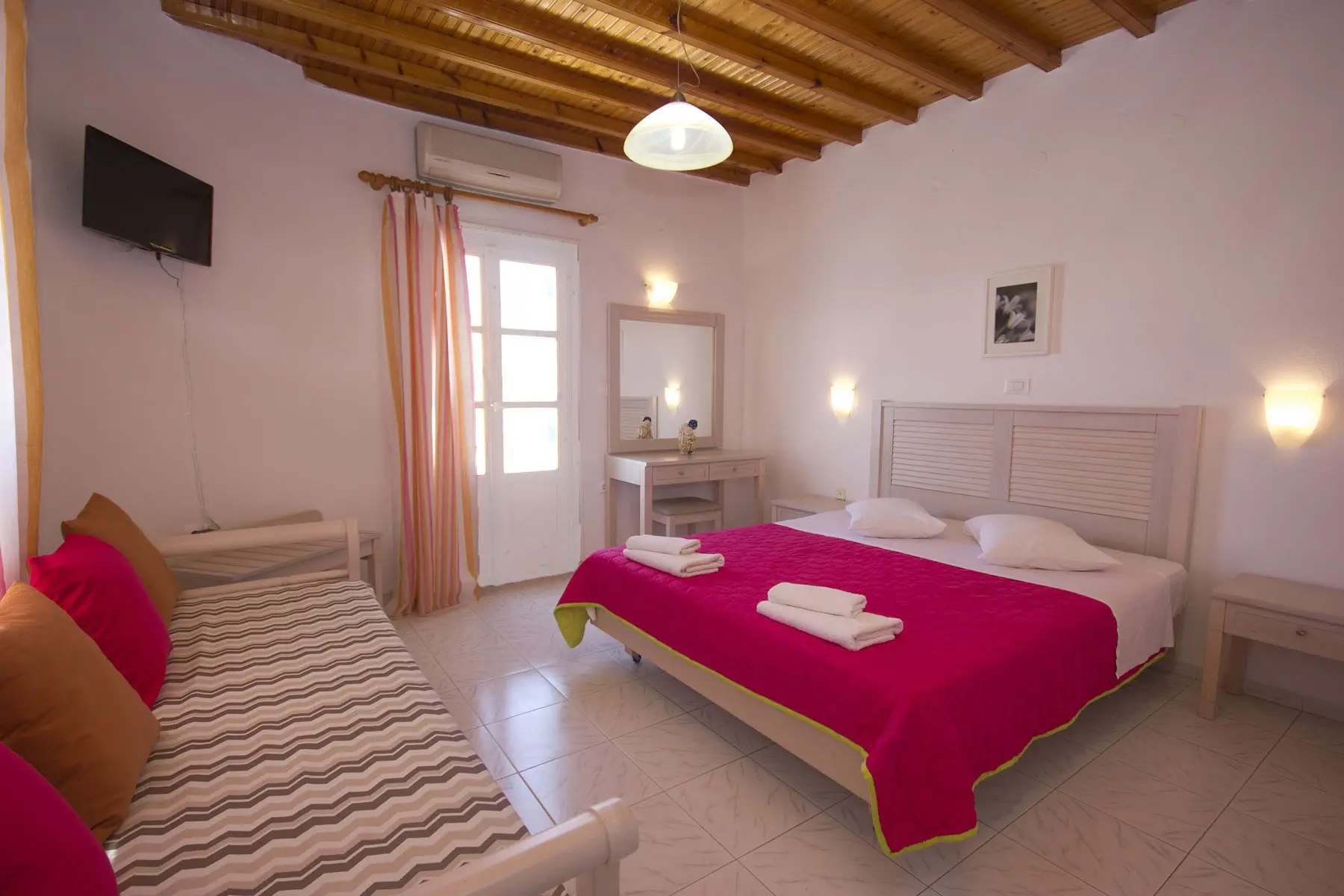 Cyclades Studios gallery image 7