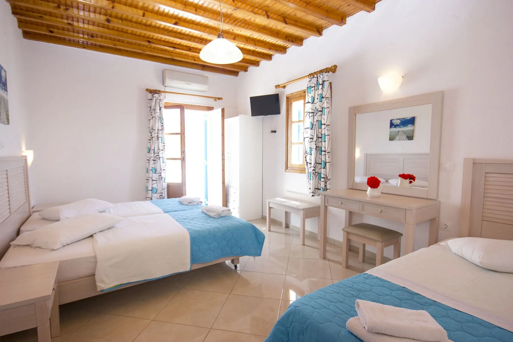 Cyclades Studios gallery image 8