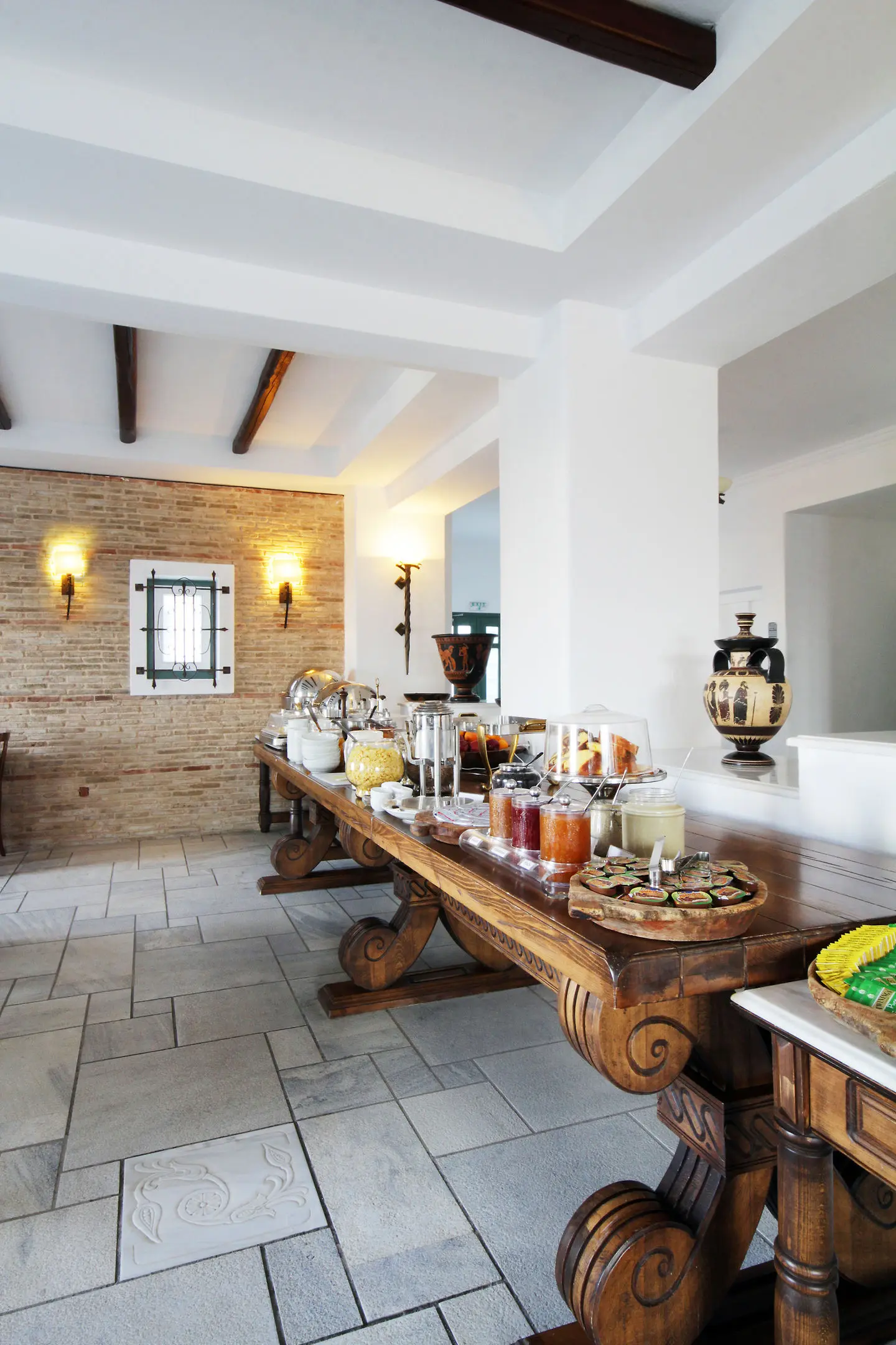 Pelican Bay Art Hotel gallery image 18