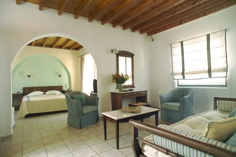 Pelican Bay Art Hotel gallery image 8