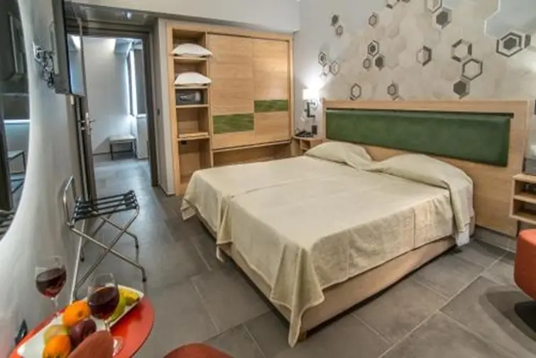 Palmyra Beach Hotel gallery image 7