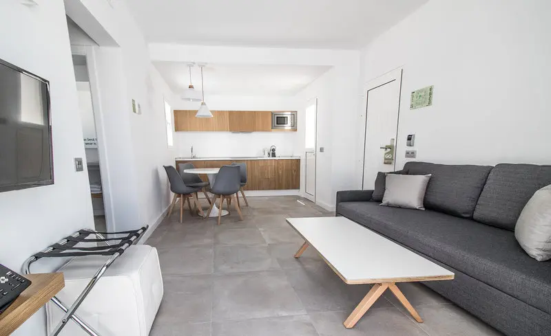 Guinate Club Apartments gallery image 8