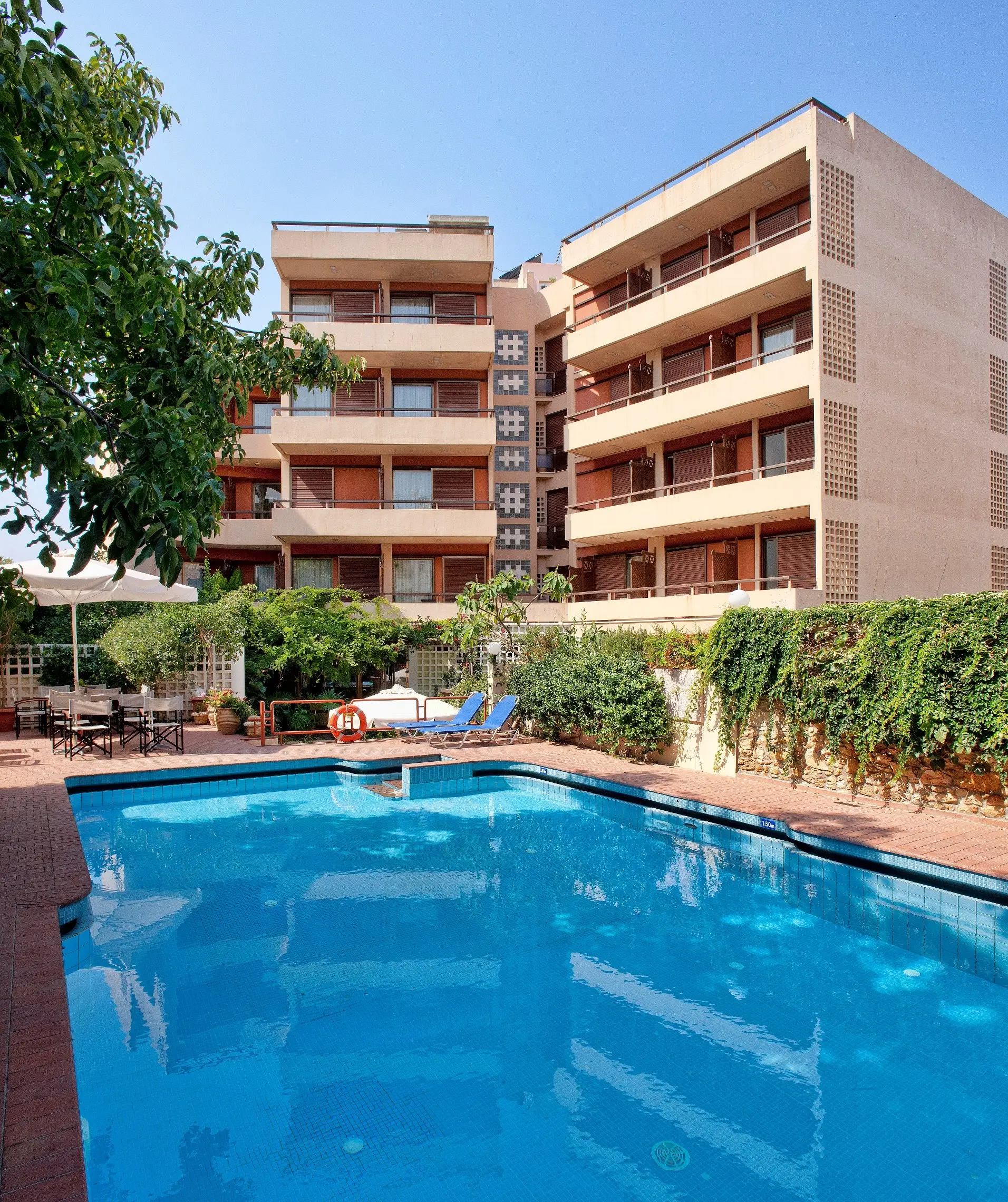 Akali Hotel