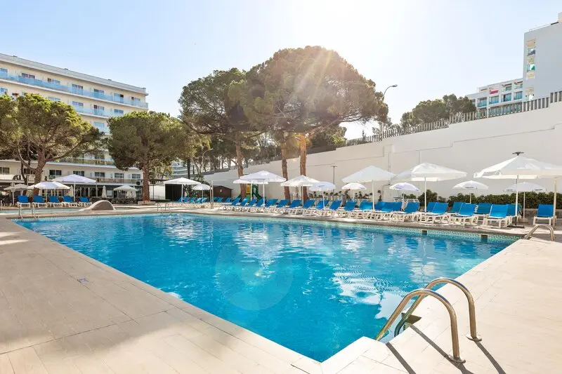 Oasis Park Hotel gallery image 2
