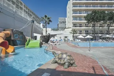 Oasis Park Hotel