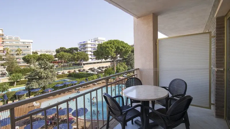 Golden Avenida Family Suites gallery image 13