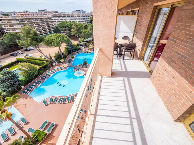 Golden Avenida Family Suites gallery image 14