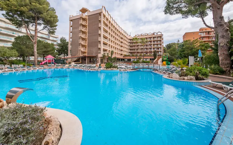 Golden Avenida Family Suites gallery image 1