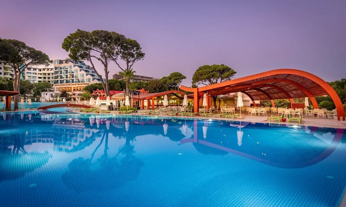Cornelia De Luxe Resort