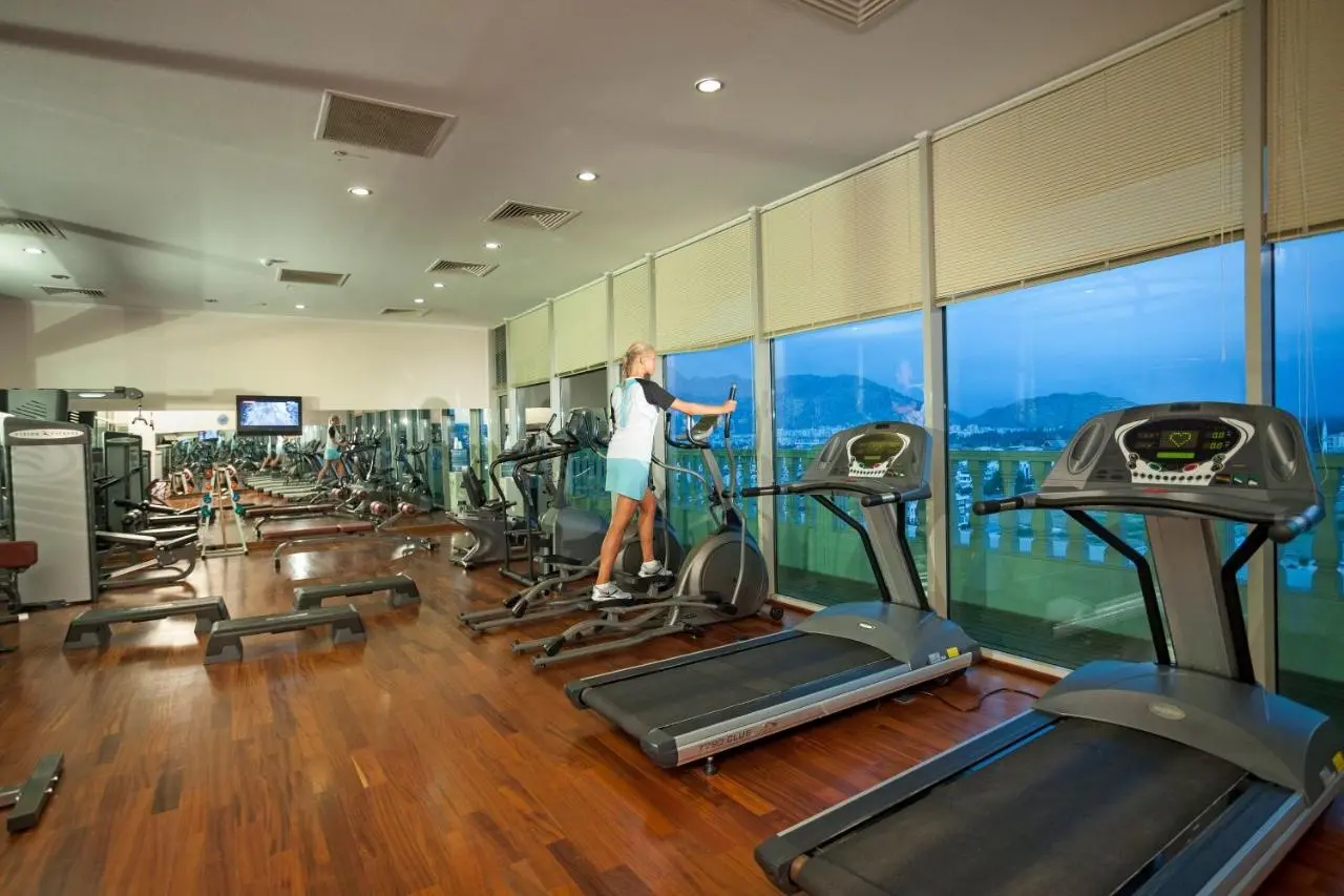 Crowne Plaza Antalya gallery image 14