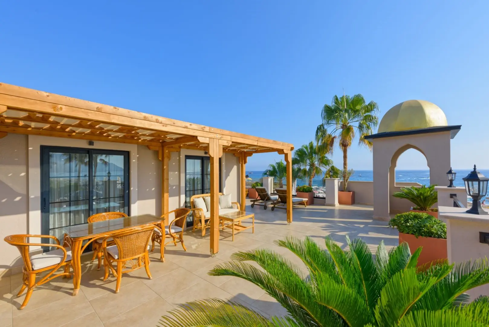 Alaaddin Beach Hotel gallery image 10