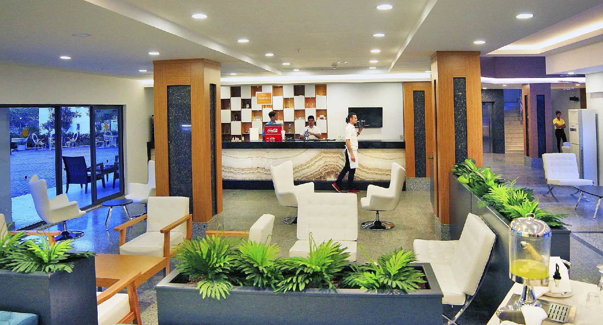 Club Aqua Plaza gallery image 3