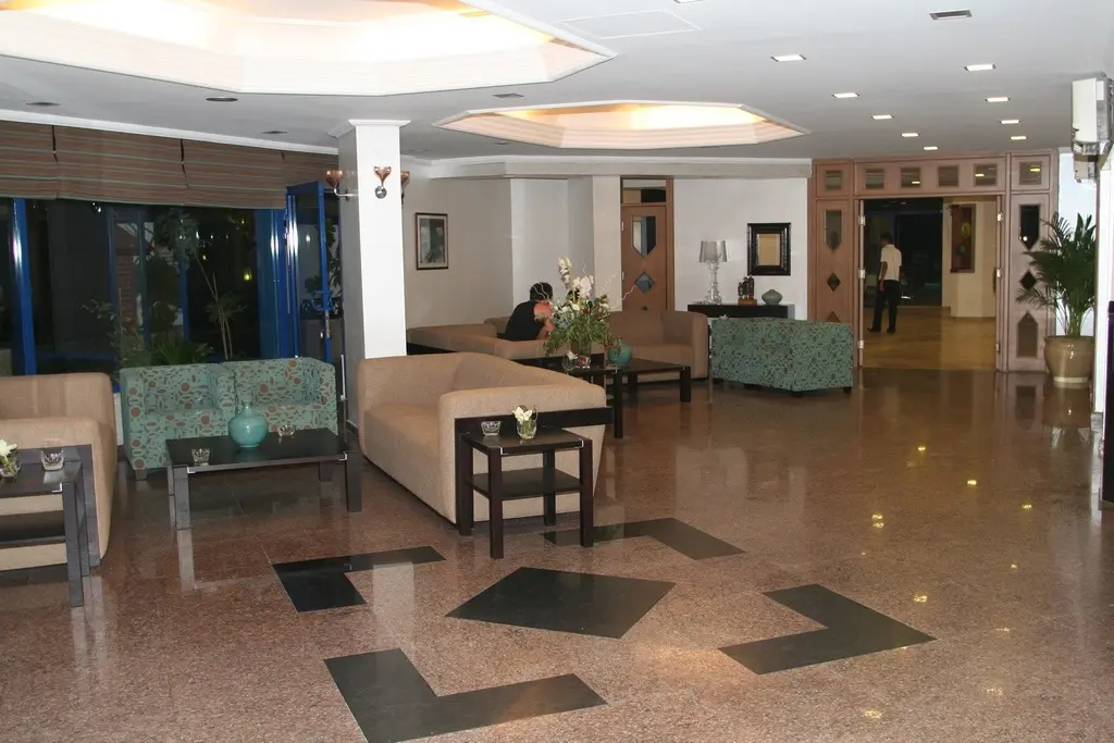 Elysee Beach Hotel gallery image 2