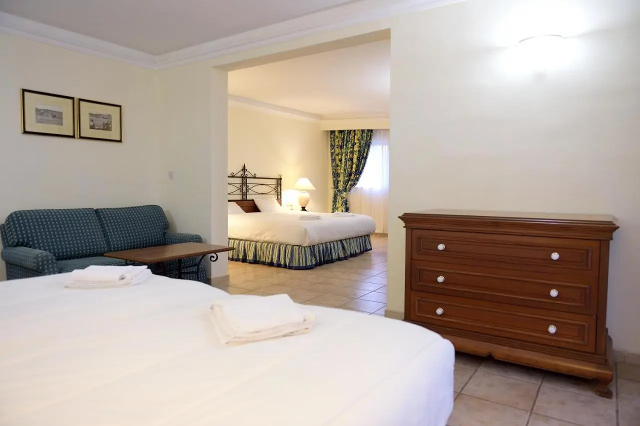 Oriana Hotel gallery image 11