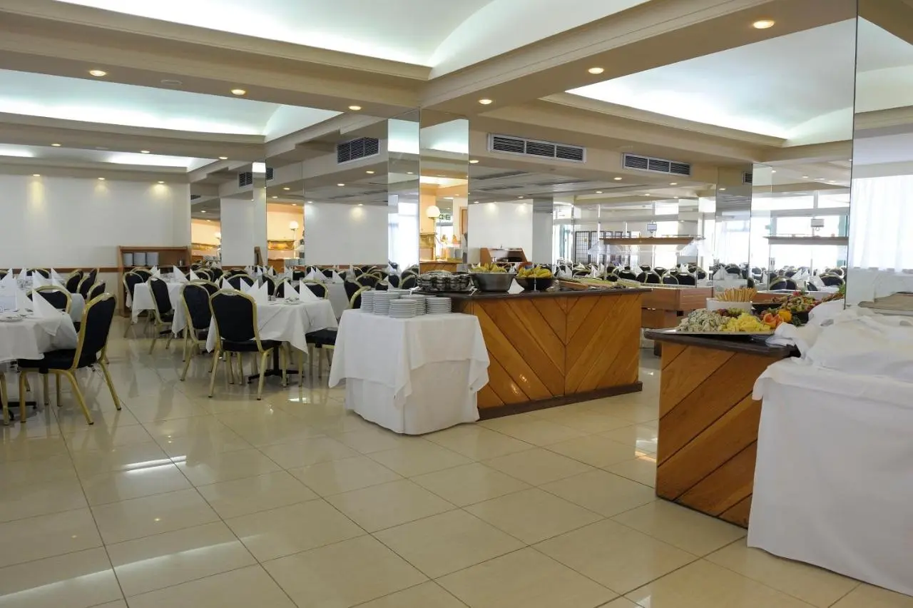 Oriana Hotel gallery image 5