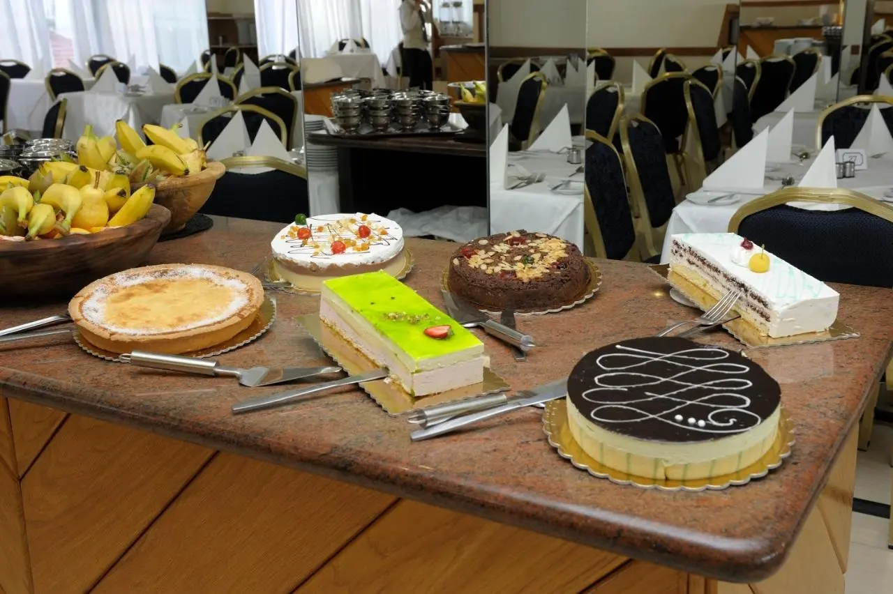Oriana Hotel gallery image 9