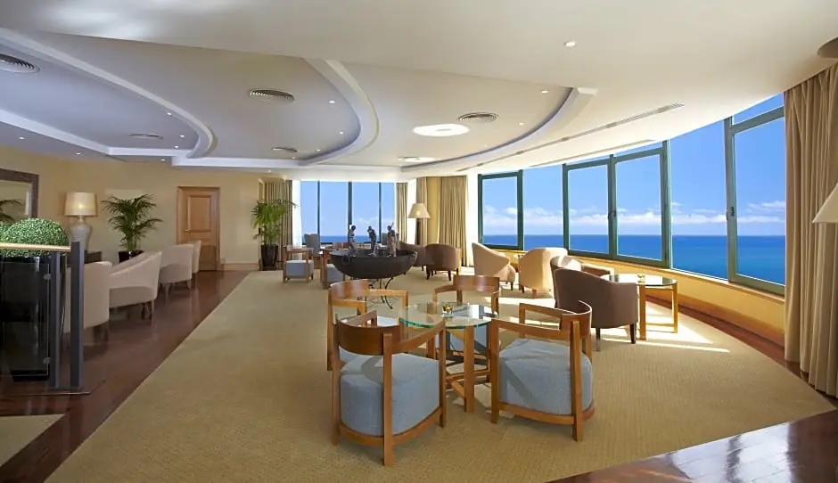 Cliff Bay gallery image 21