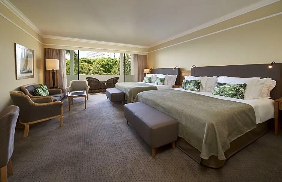 Cliff Bay gallery image 30
