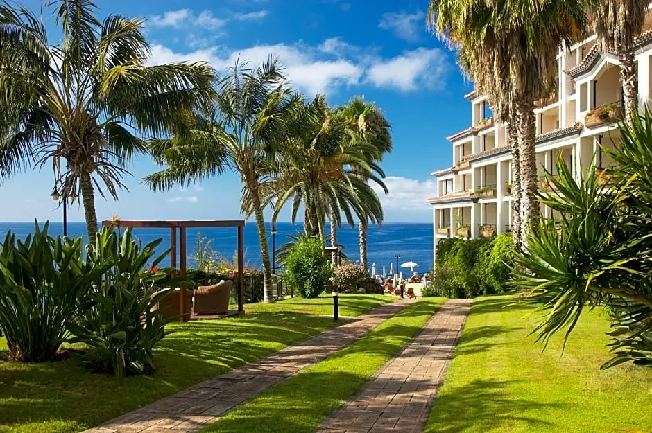 Cliff Bay gallery image 4