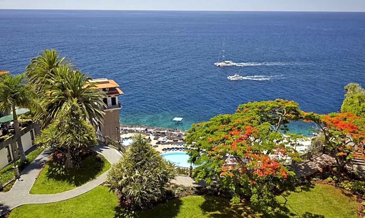 Cliff Bay