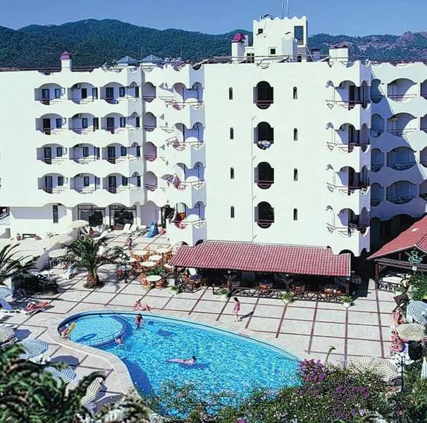 Hawaii Hotel gallery image 5