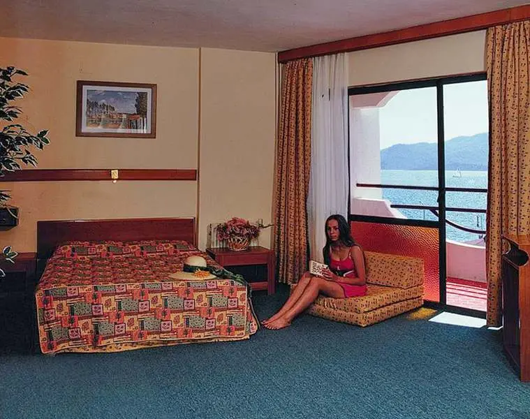 Hawaii Hotel gallery image 7