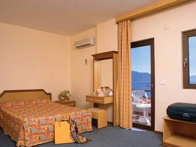 Hawaii Hotel gallery image 8