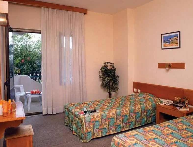 Hawaii Hotel gallery image 9