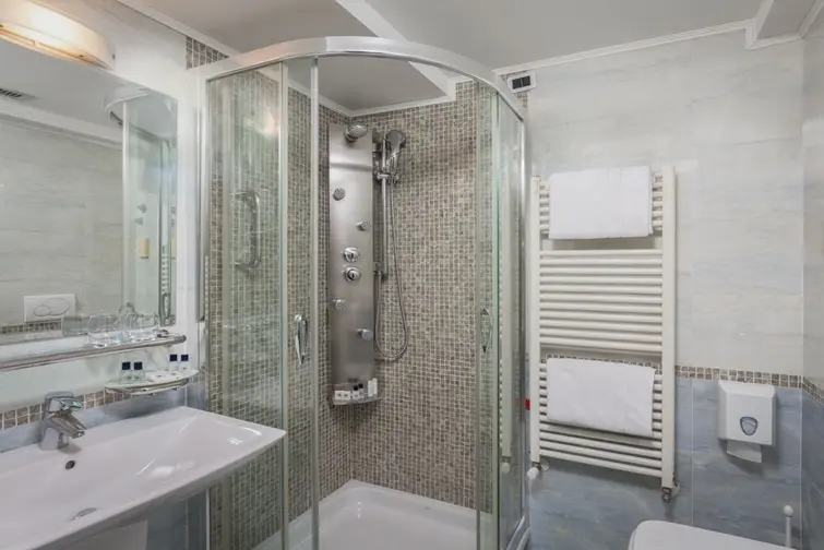 Hotel Garda gallery image 19