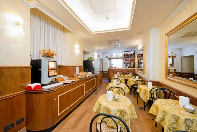 Marco Polo Hotel gallery image 3