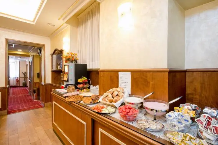 Marco Polo Hotel gallery image 5