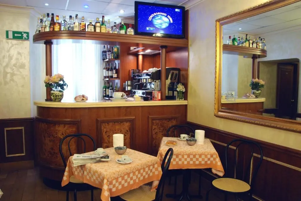 Marco Polo Hotel gallery image 6