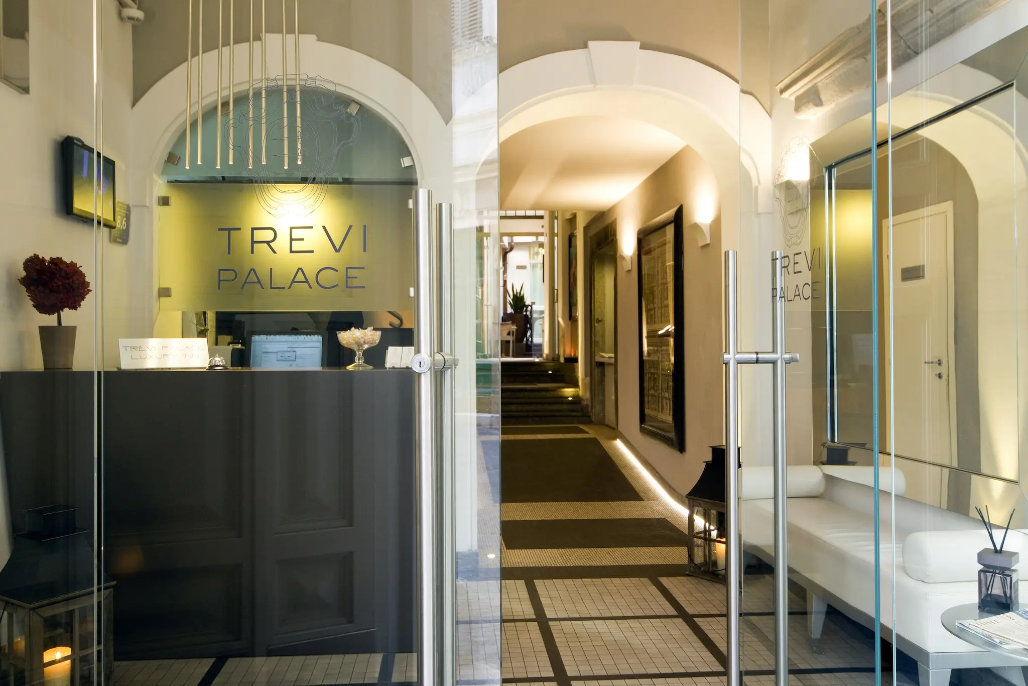 Trevi Palace Luxury Apartments gallery image 1