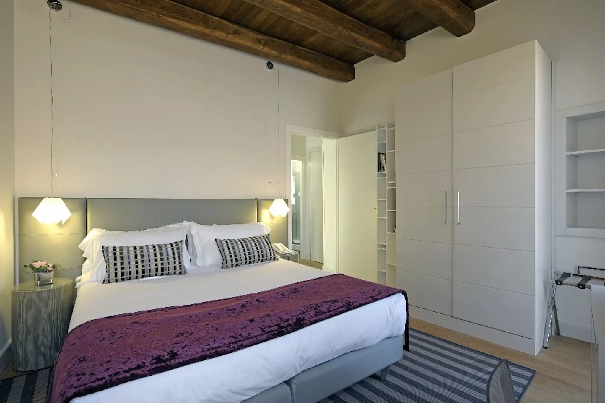Trevi Palace Luxury Apartments gallery image 11