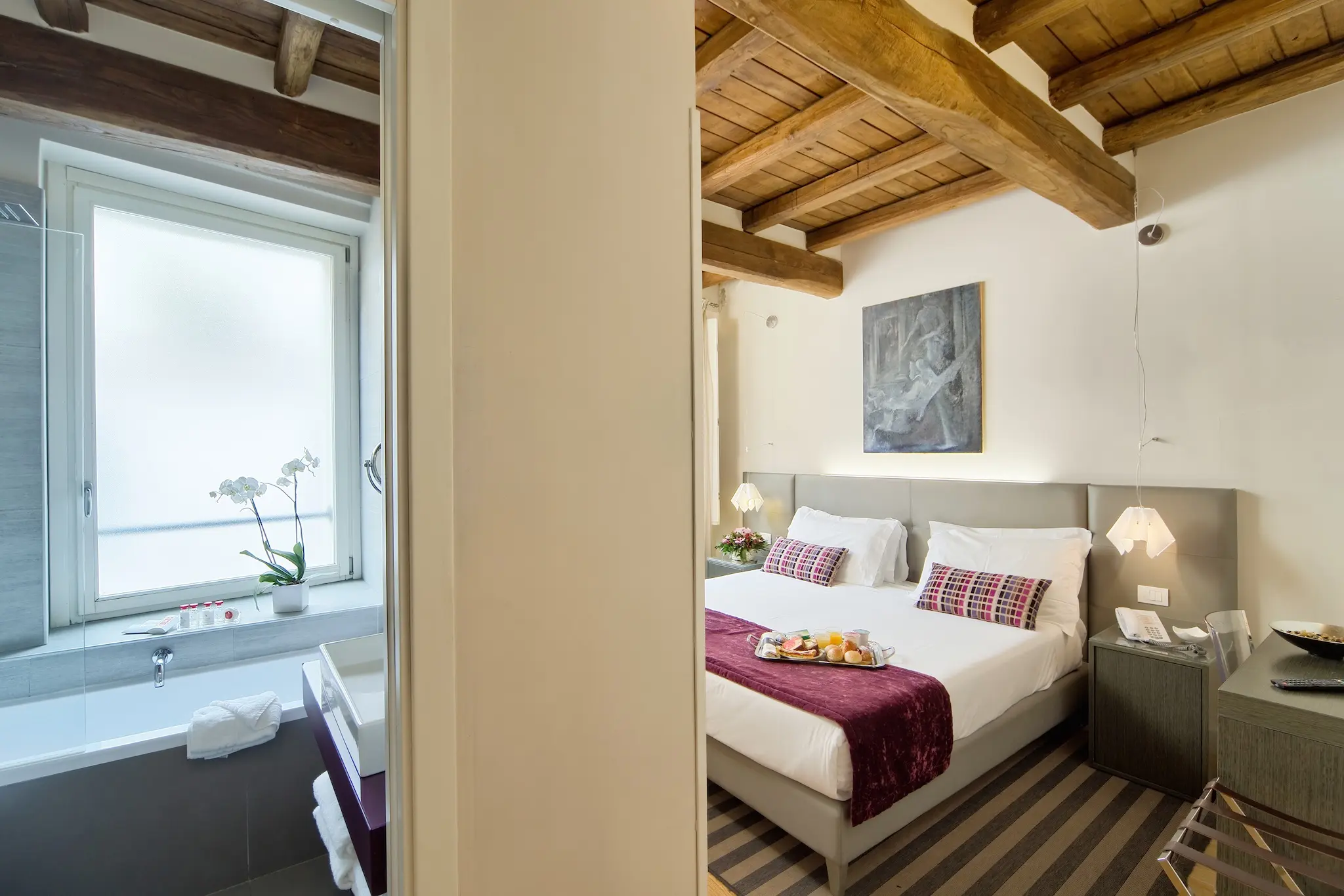 Trevi Palace Luxury Apartments gallery image 14