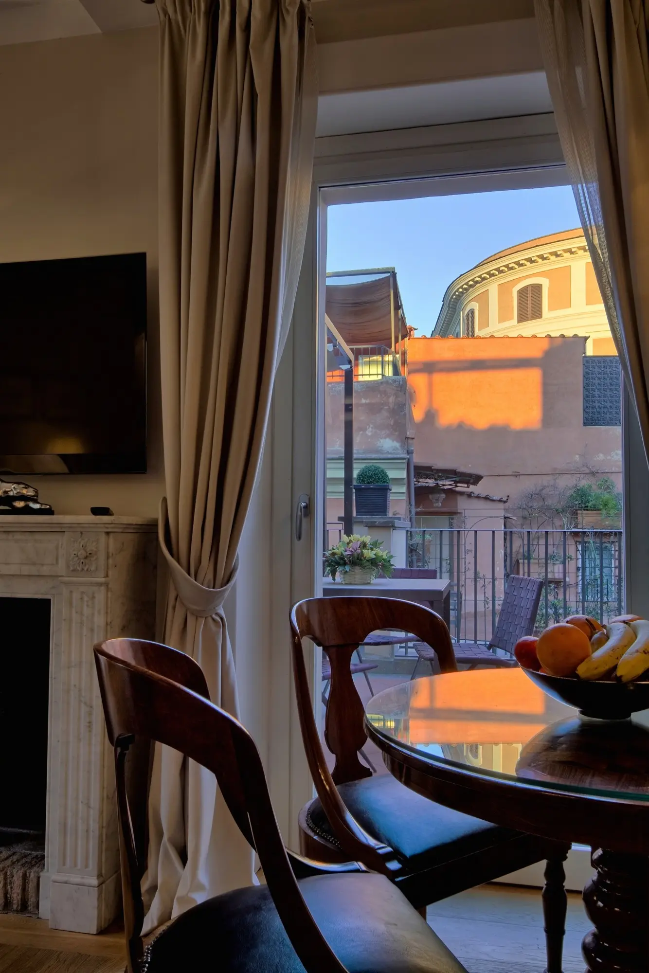 Trevi Palace Luxury Apartments gallery image 15