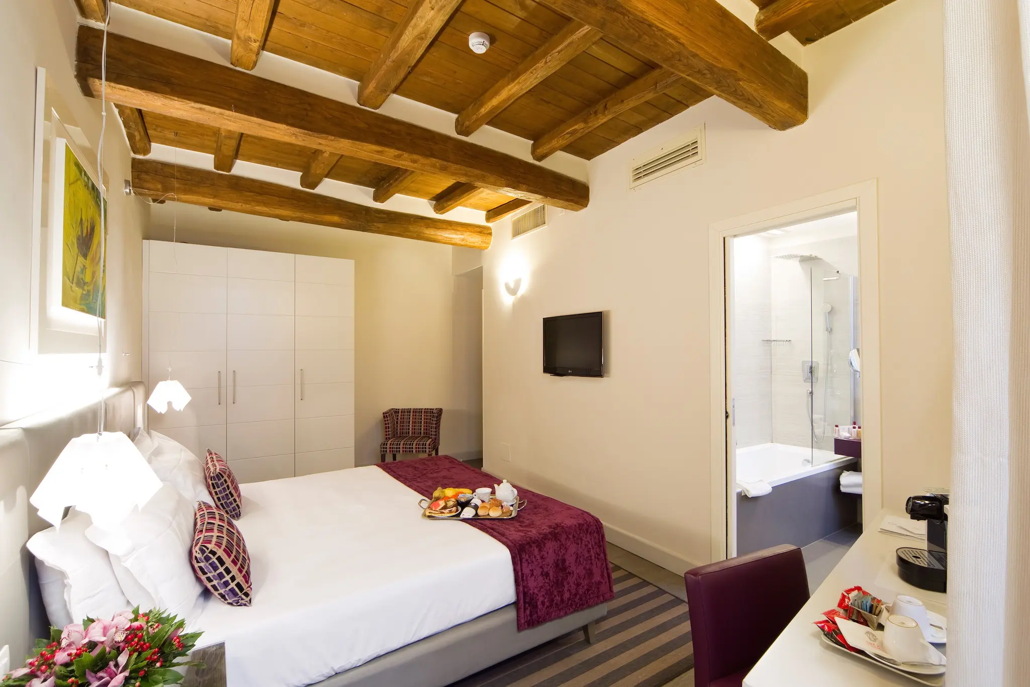 Trevi Palace Luxury Apartments gallery image 16