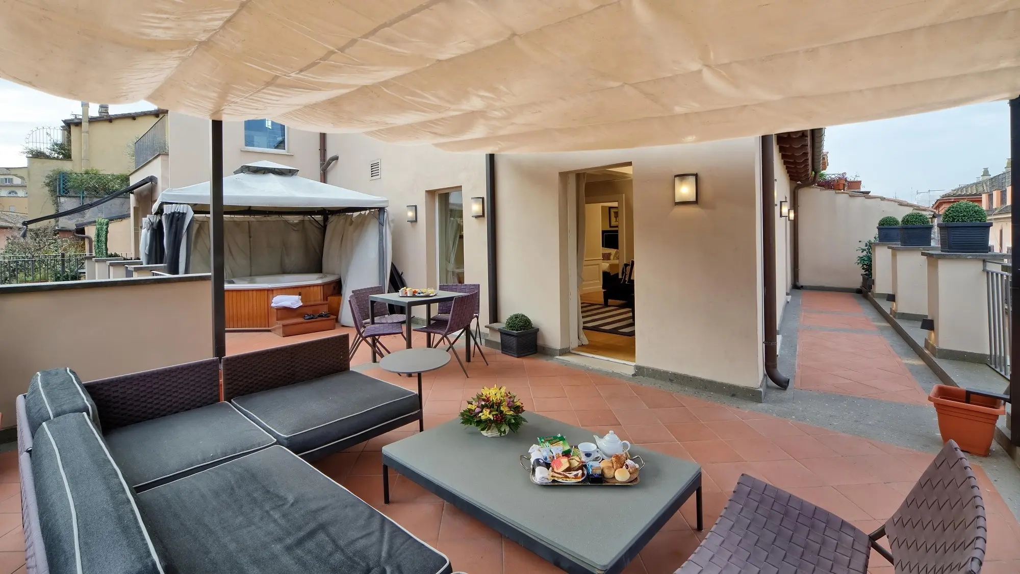 Trevi Palace Luxury Apartments gallery image 19
