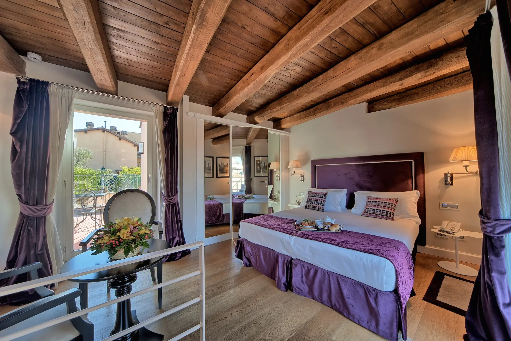 Trevi Palace Luxury Apartments gallery image 25