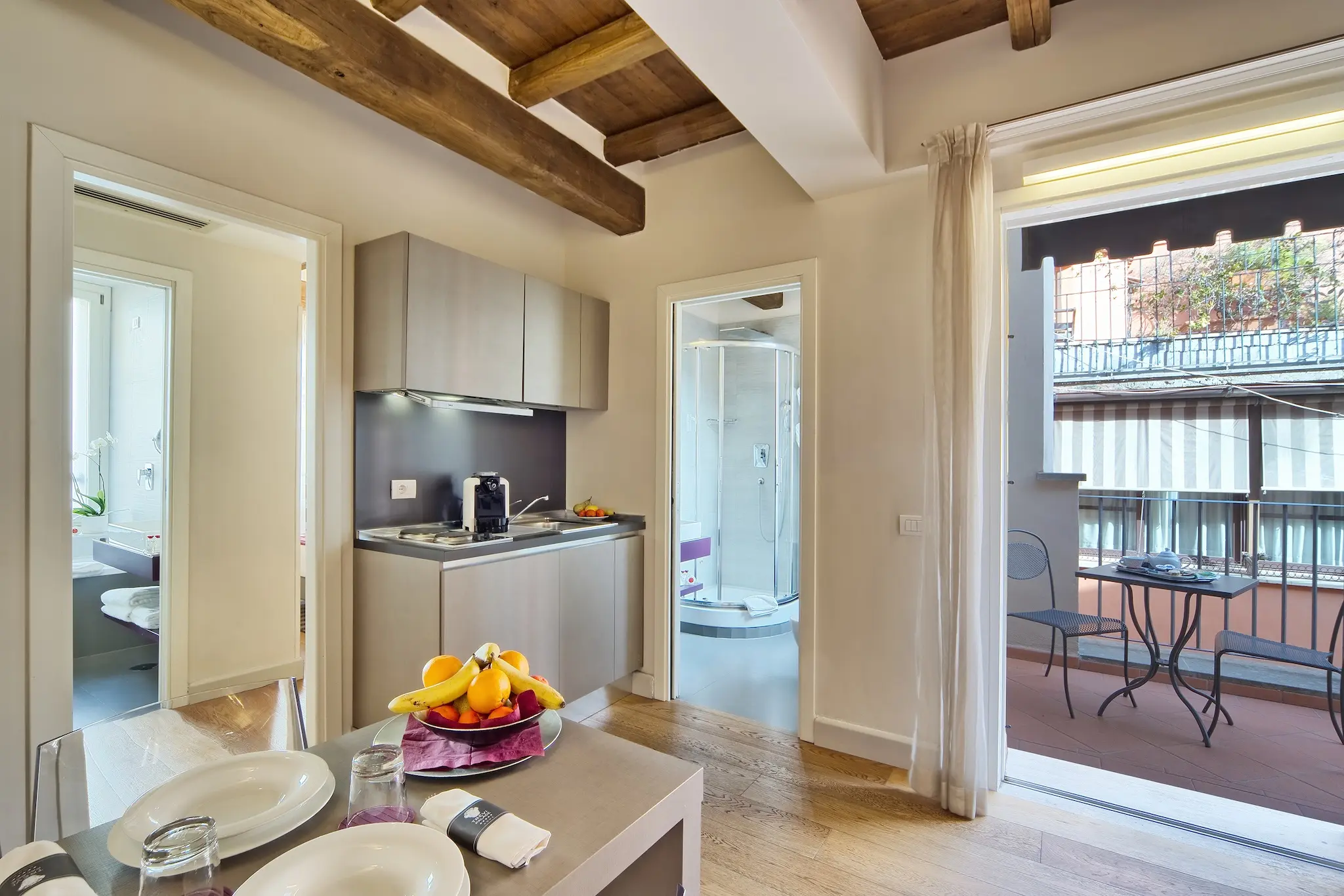 Trevi Palace Luxury Apartments gallery image 27