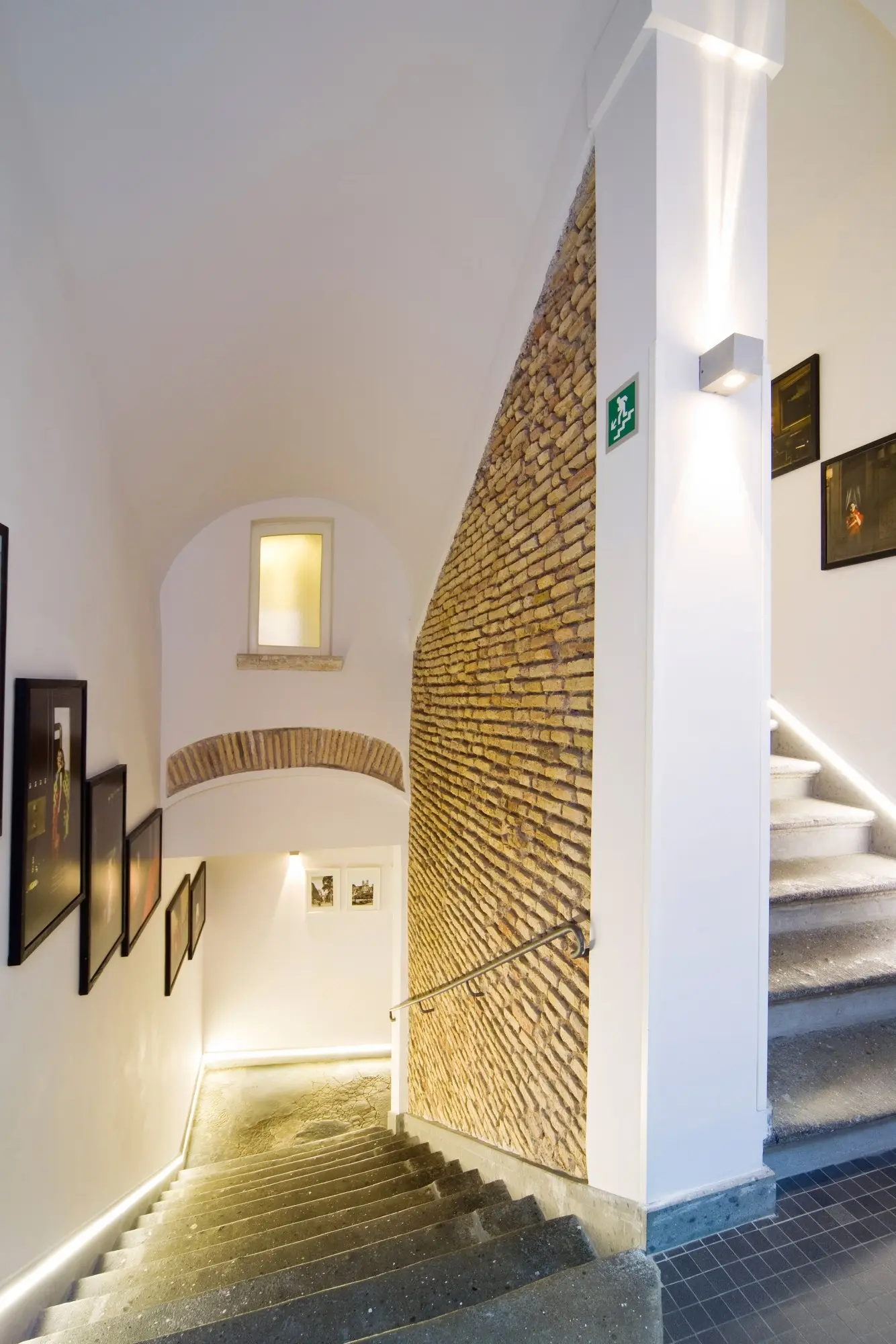 Trevi Palace Luxury Apartments gallery image 3