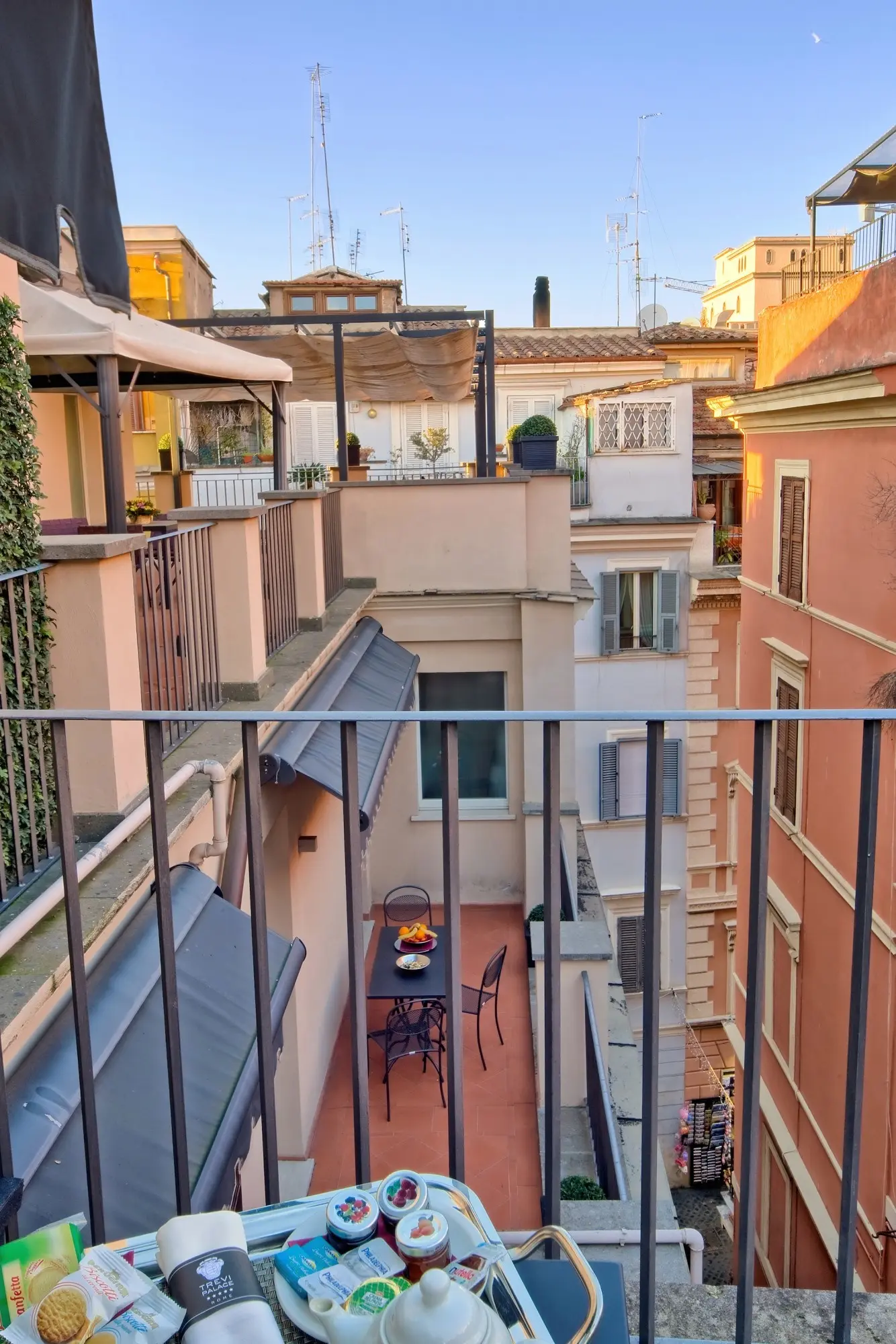 Trevi Palace Luxury Apartments gallery image 6