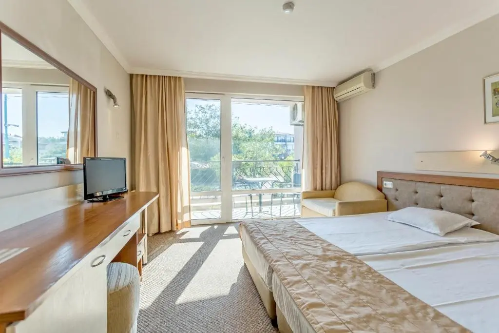 Selena Beach Hotel gallery image 3