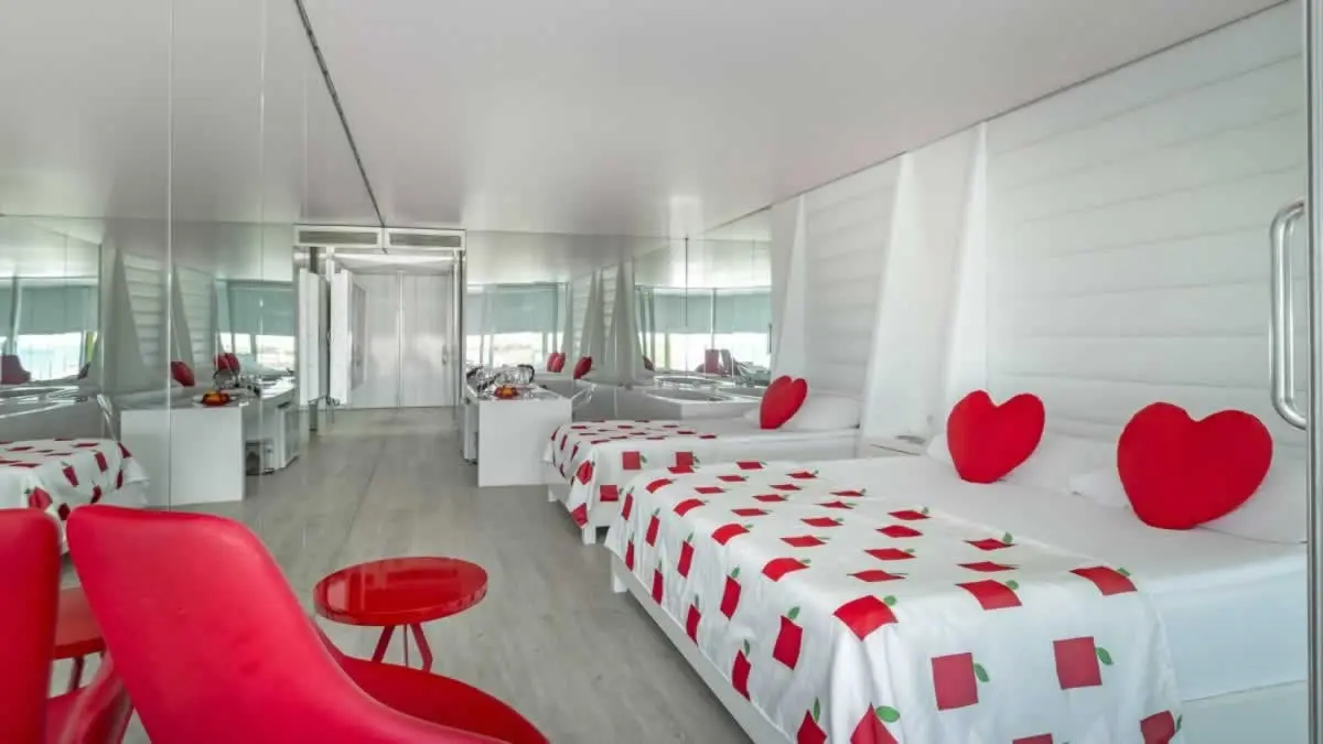 Adam and Eve Hotel gallery image 2